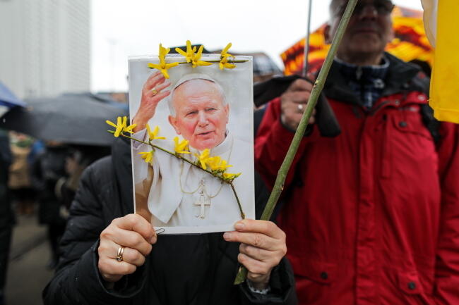 Narodowy Marsz Papieski w rocznicę śmierci Jana Pawła II / autor: PAP/Albert Zawada