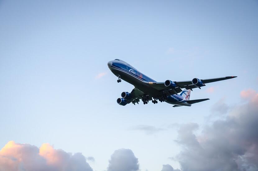 Transport lotniczy choć drogi staje się dziś mocną alternatywą do drogi morskiej / autor: Pixabay