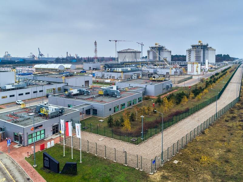 Główne zbiorniki terminalu LNG w Świnoujściu / autor: materiały prasowe Gaz-System
