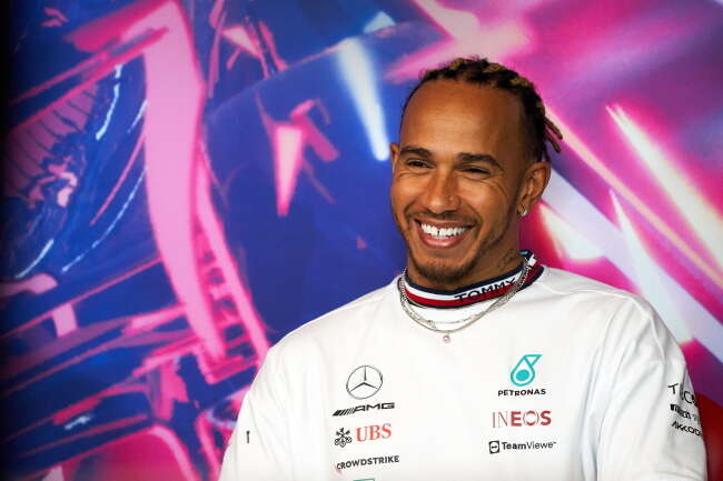 Lewis Hamilton to ikona motosportu, a jego wpływ społeczny wykracza poza zwycięstwa na torze / autor: PAP/EPA/ANDRE PICHETTE