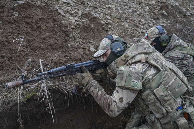 Rosyjscy żołnierze na ćwiczeniach na Ukrainie / autor: PAP/EPA/ALESSANDRO GUERRA