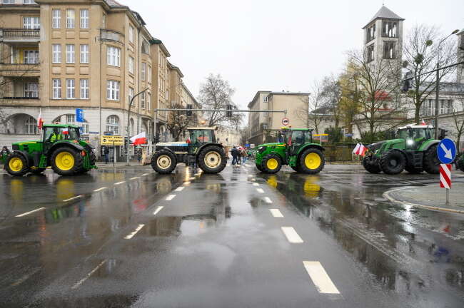 Traktory rolników w centrum Poznania / autor: PAP/ Jakub Kaczmarczyk