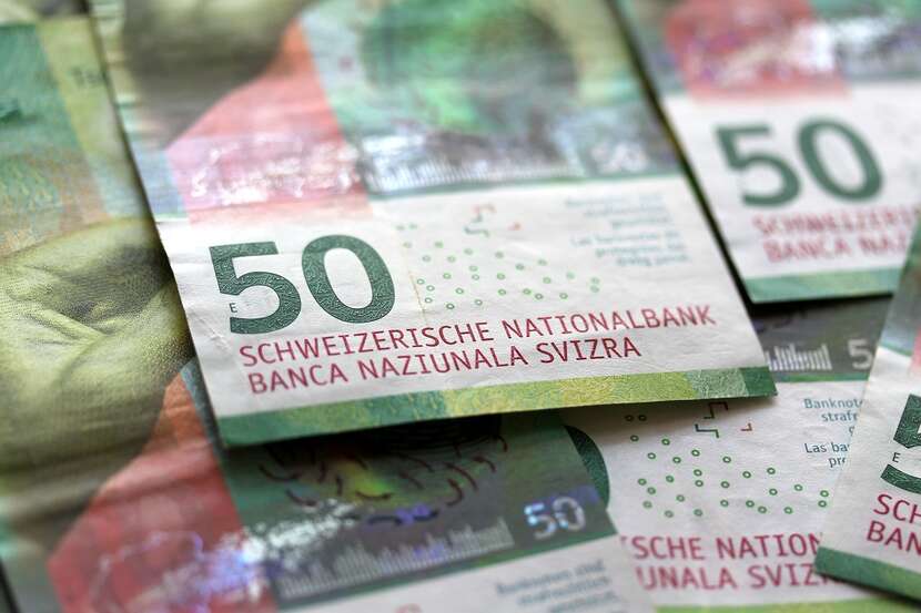 Szwajcarska waluta stopniowo będzie zrównywać się wartością z euro / autor: Pixabay