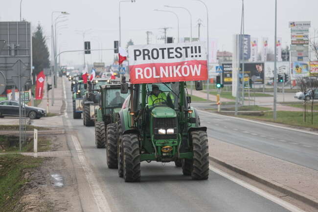 Rolnicy kontynuują protest w Mińsku Mazowieckim / autor: PAP/Leszek Szymański