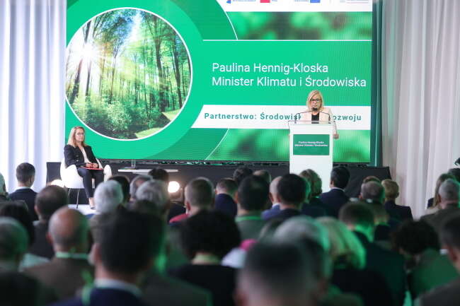 Minister klimatu i środowiska Paulina Hennig-Kloska podczas otwarcia inauguracyjnego spotkania z cyklu 