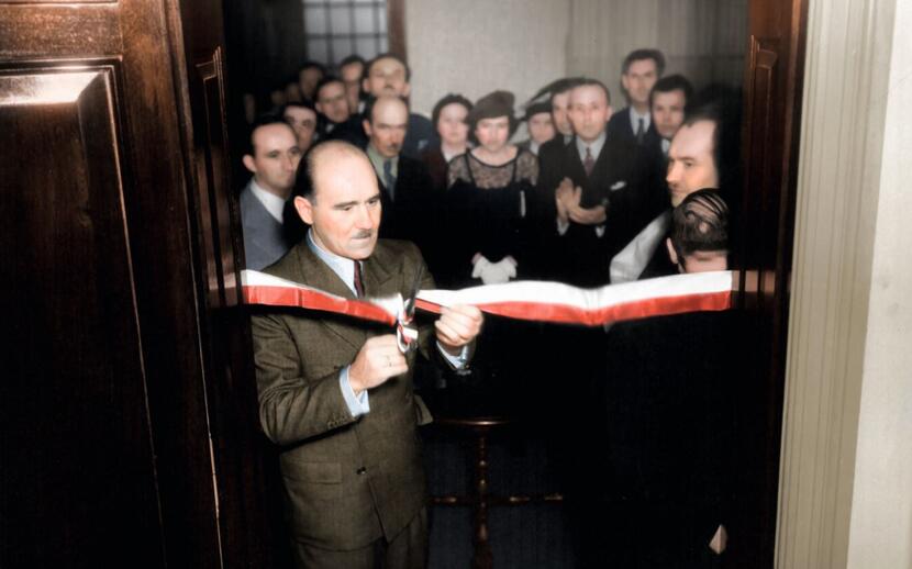 Dyrektor Banco Polaco Eugeniusz Bączkowski otwiera Świetlicę Ogólnopolskiego Komitetu Oświatowego w Buenos Aires (1938 r.).