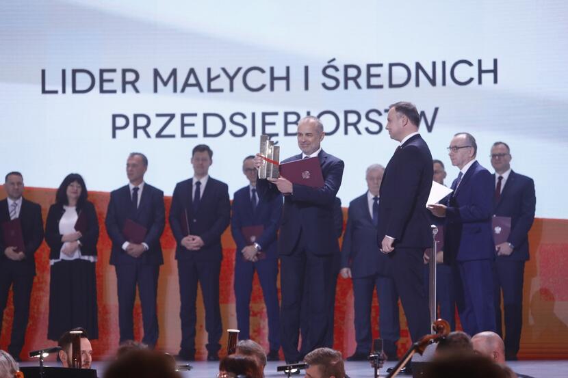 Gala Nagród Gospodarczych Prezydenta RP, nagrodę dla firmy Ultratech odbiera wiceprezes Marek Bujny / autor: fot. materiały prasowe