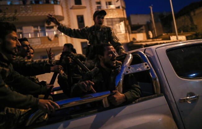 Milicja protureckich Syryjczyków bierze udział w ofesywie tureckiej / autor: PAP/EPA/Sedat Suna