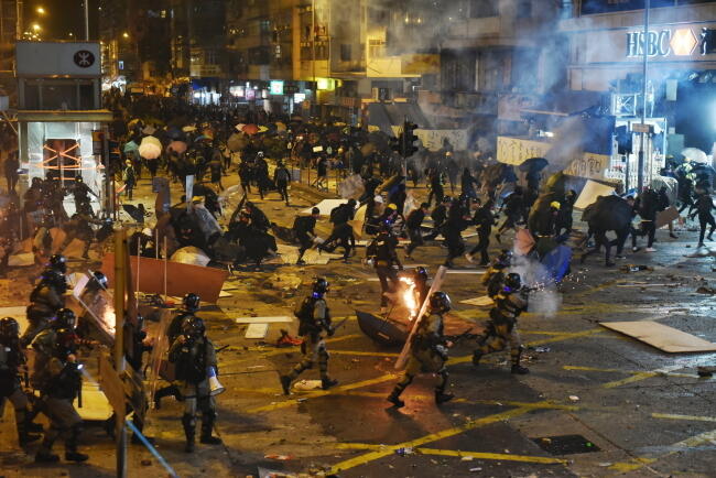 Antyrządowy protest w Hongkongu 17:34 / autor: PAP/EPA