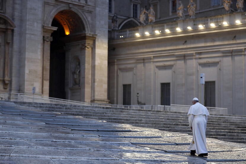 Papież Franciszek i nadzwyczajne błogosławieństwo Urbi et Orbi podczas kryzysu koronawirusowego / autor: EPA/PAP