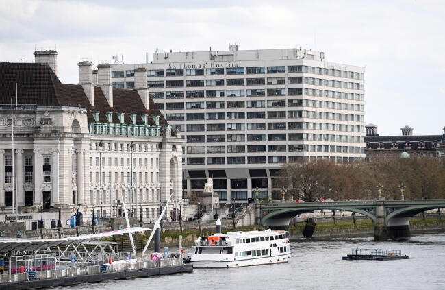 Widok ogólny szpitala St.Thomas's w Londynie, 6 kwietnia 2020 r. Według doniesień prasowych brytyjski premier Boris Johnson jest leczony na koronawirusa w St.Thomas's. / autor: EPA/PAP