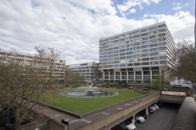Widok ogólny szpitala St.Thomas's w Londynie, 6 kwietnia 2020 r. Według doniesień prasowych brytyjski premier Boris Johnson jest leczony na koronawirusa w St.Thomas's. / autor: EPA/PAP