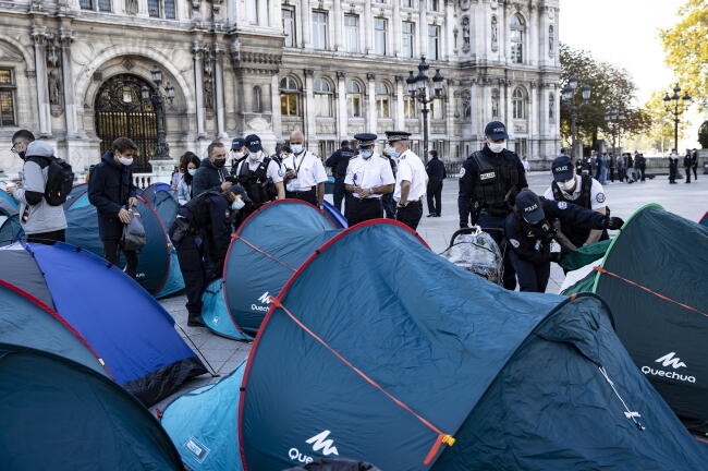 Protest imigrantów, Paryż / autor: PAP/EPA/IAN LANGSDON