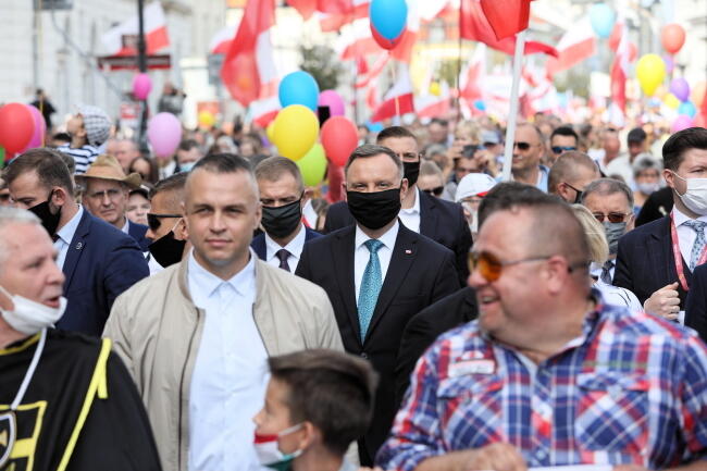 Prezydent RP Andrzej Duda (C) podczas Marszu dla Życia i Rodziny / autor: PAP/Leszek Szymański