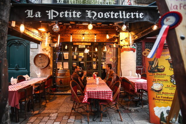 Puste restauracje, Paryż / autor: EPA/PAP