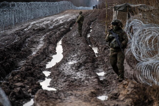 Okolice zamkniętego przejścia granicznego z Białorusią w miejscowości Czeremcha / autor: PAP/Wojtek Jargiło