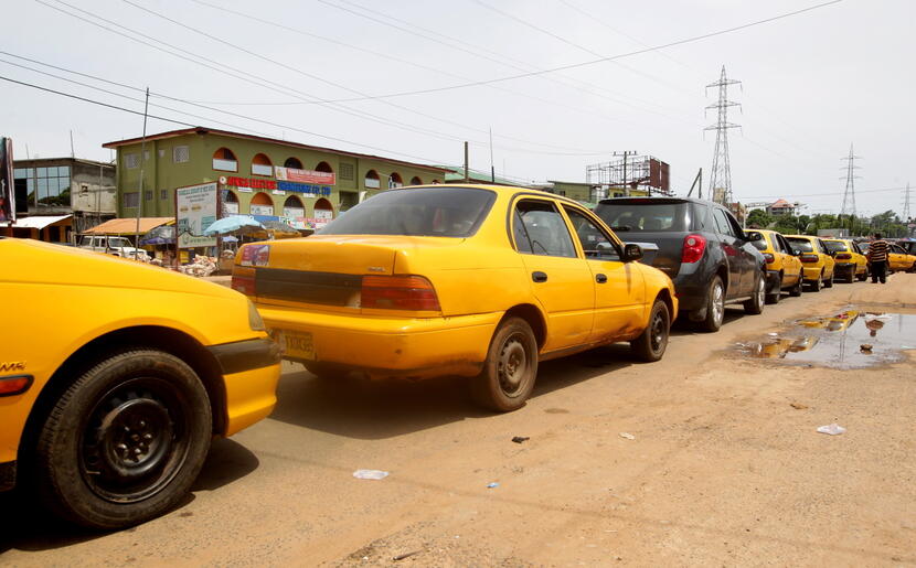 Braki paliwa w Liberii / autor: EPA/AHMED JALLANZO Dostawca: PAP/EPA