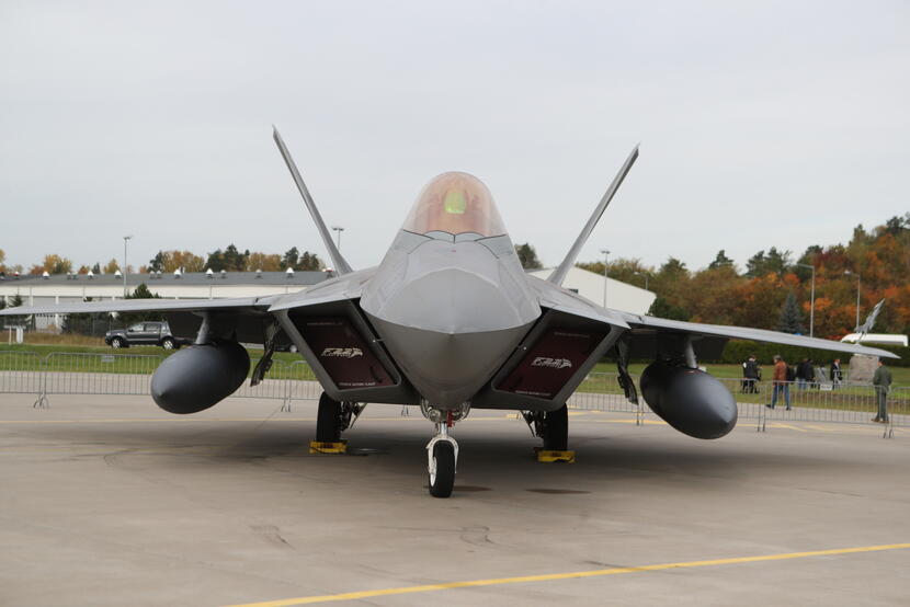 F-22 Raptor w 32. Bazie Lotnictwa Taktycznego w Łasku / autor: PAP/Roman Zawistowski