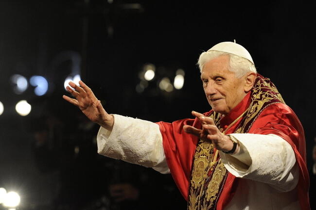 Papież Benedykt XVI w 2012 roku / autor: PAP/EPA/MAURIZIO BRAMBATTI