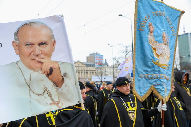 Narodowy Marsz Papieski w rocznicę śmierci Jana Pawła II / autor: PAP/Rafał Guz