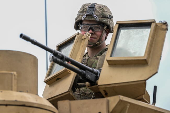 Sierżant US Army Krystian Zietara podczas ćwiczeń „Anakonda-23” / autor: PAP/Darek Delmanowicz
