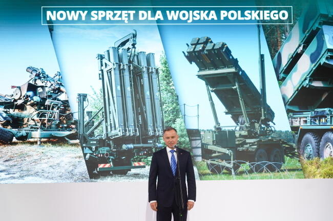 Prezydent Andrzej Duda wziął udział w XXXI Międzynarodowym Salonie Przemysłu Obronnego w Kielcach / autor: PAP/Karol Zienkiewicz