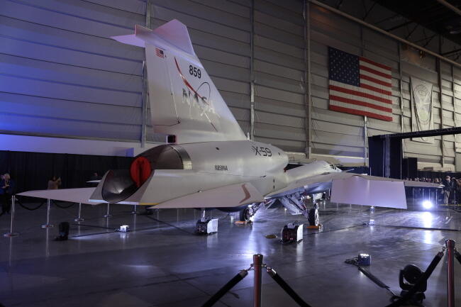 Po cyklu lotów próbnych X-59 będzie latał testowo nad kilkoma miastami USA / autor: PAP/EPA/ALLISON DINNER