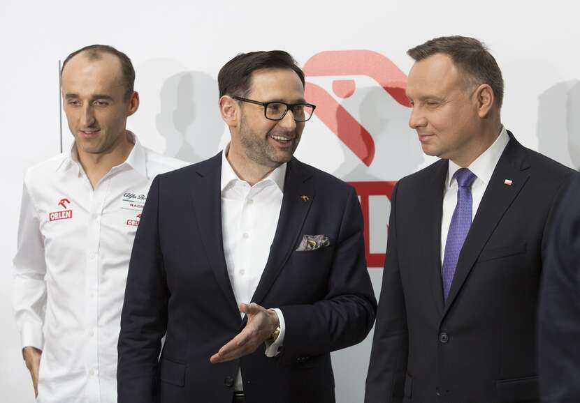 Prezentacja zespołu Alfa Romeo Racing Orlen 24 lutego 2020. Nz Robert Kubica (1L) Daniel Obajtek (C) i Andrzej Duda, prezydent RP (L) / autor: Fratria / Andrzej Wiktor