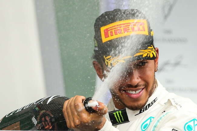 39-letni dziś Lewis Hamilton to siedmiokrotny zwycięzca cyklu wyścigów F1 / autor: PAP/EPA/Marcelo Machado de Melo