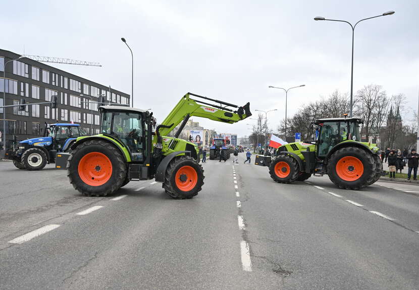 Zablokowane ulice. Protest polskich rolników / autor: PAP