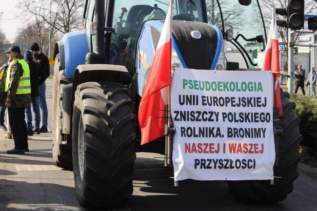 Hasła rolniczego protestu w Łodzi / autor: PAP/Marian Zubrzycki